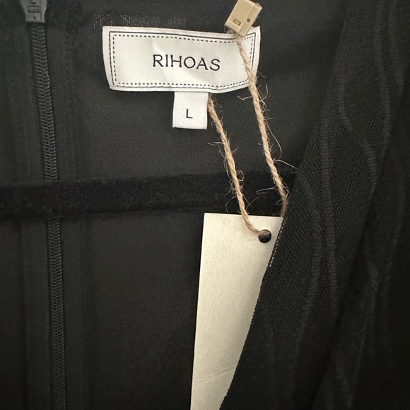 Black V Neck Sheer Sleeve Lace Dress - Picture 4 of 8